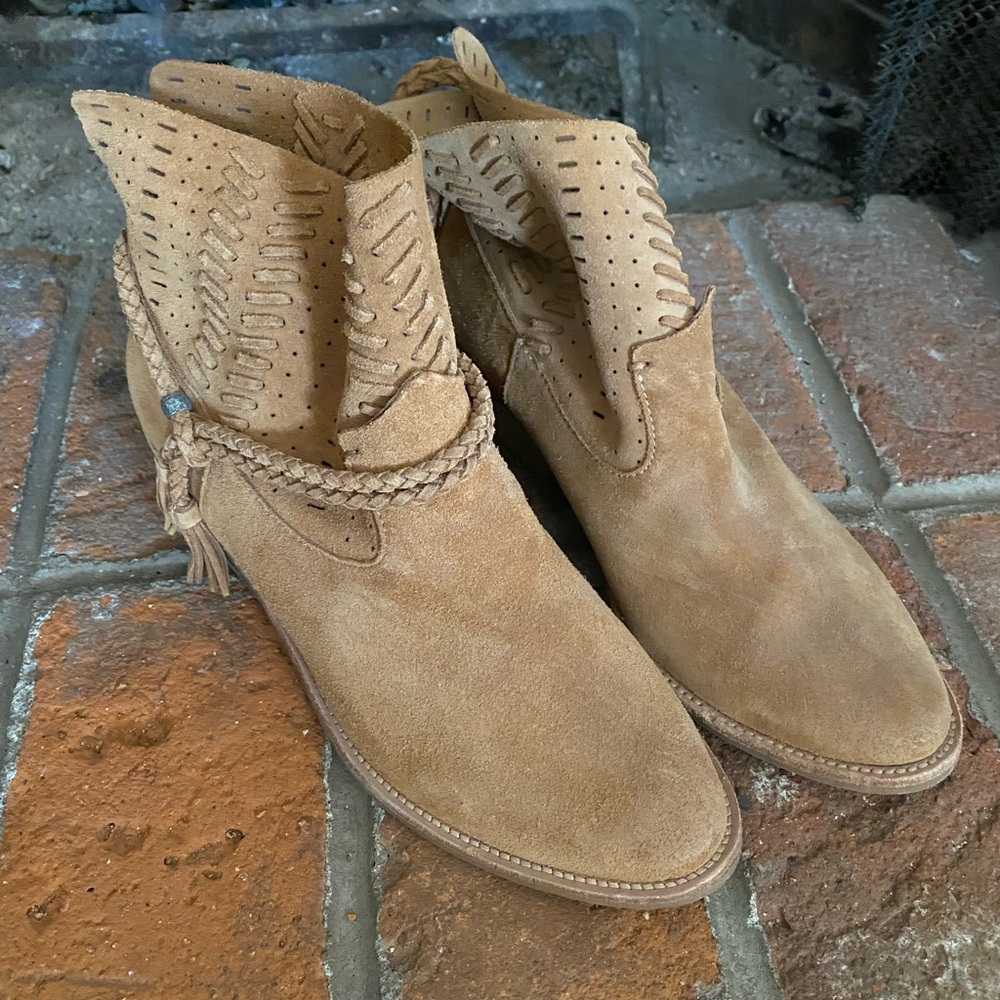 Dolce Vita ankle boots